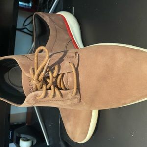 Cole Hann  Grand casual suede lace up size 10, athletic cushion sole, great shoe